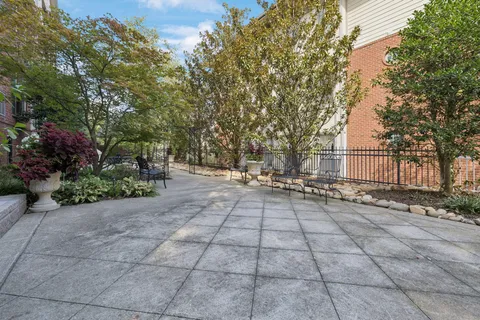 $424,900 | 3100 West End Circle, Unit 102, Nashville, TN 37203