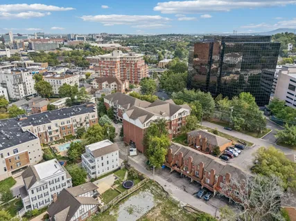 $424,900 | 3100 West End Circle, Unit 102, Nashville, TN 37203