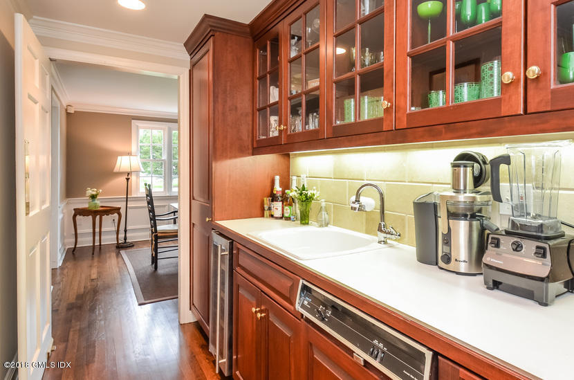 16 Willow Road Riverside, CT 06878 - Photo 8 of 30 a kitchen with sink and cabinets