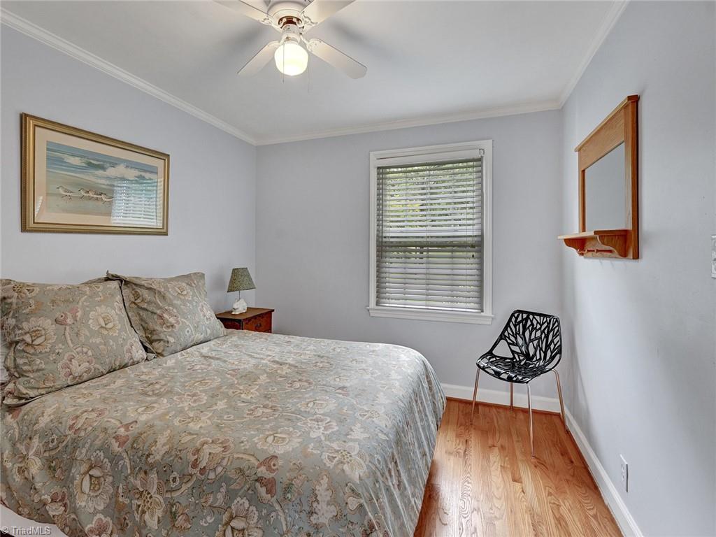 798 Hertford Road Winston-Salem, NC 27104 - Photo 25 of 36 2nd main level bedroom