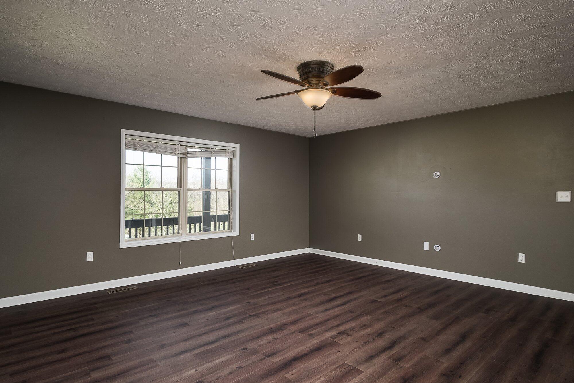 3070 Goshen Road Winchester, KY 40391 - Photo 11 of 38 3070_goshen_rd_3_27_24-015.jpg-SMALL