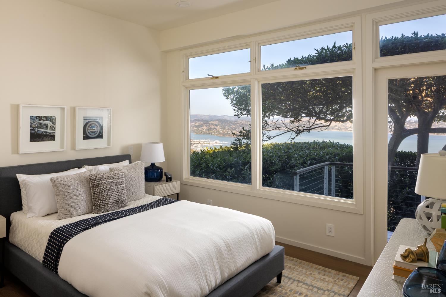 74 Cloud View Road Sausalito, CA 94965 - Photo 16 of 27 Gallery Image 16