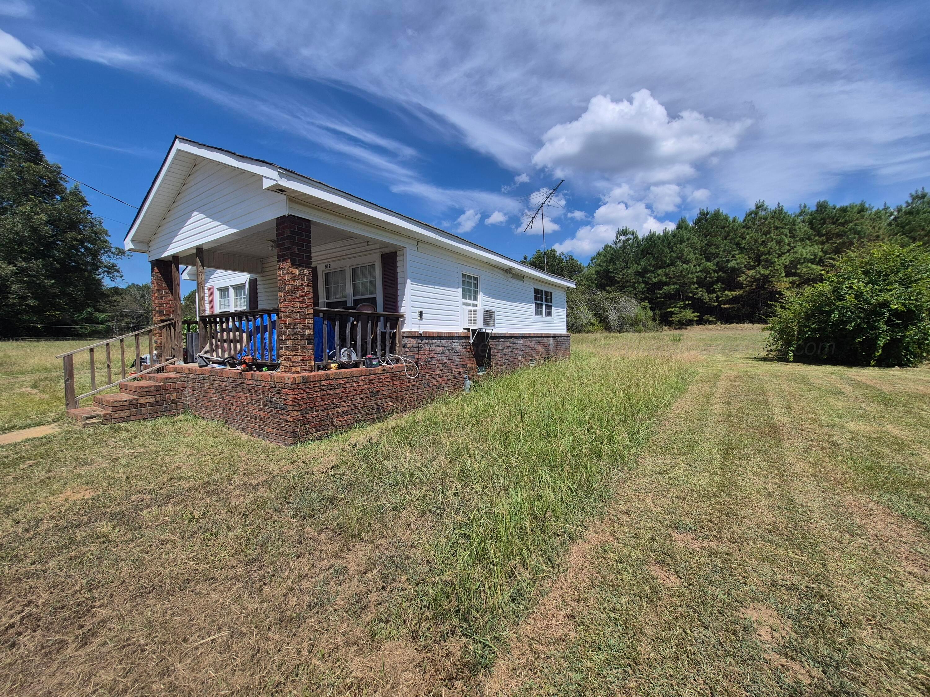 512 Drake Loop Winfield, AL 35594 - Photo 2 of 4 20250831_134158