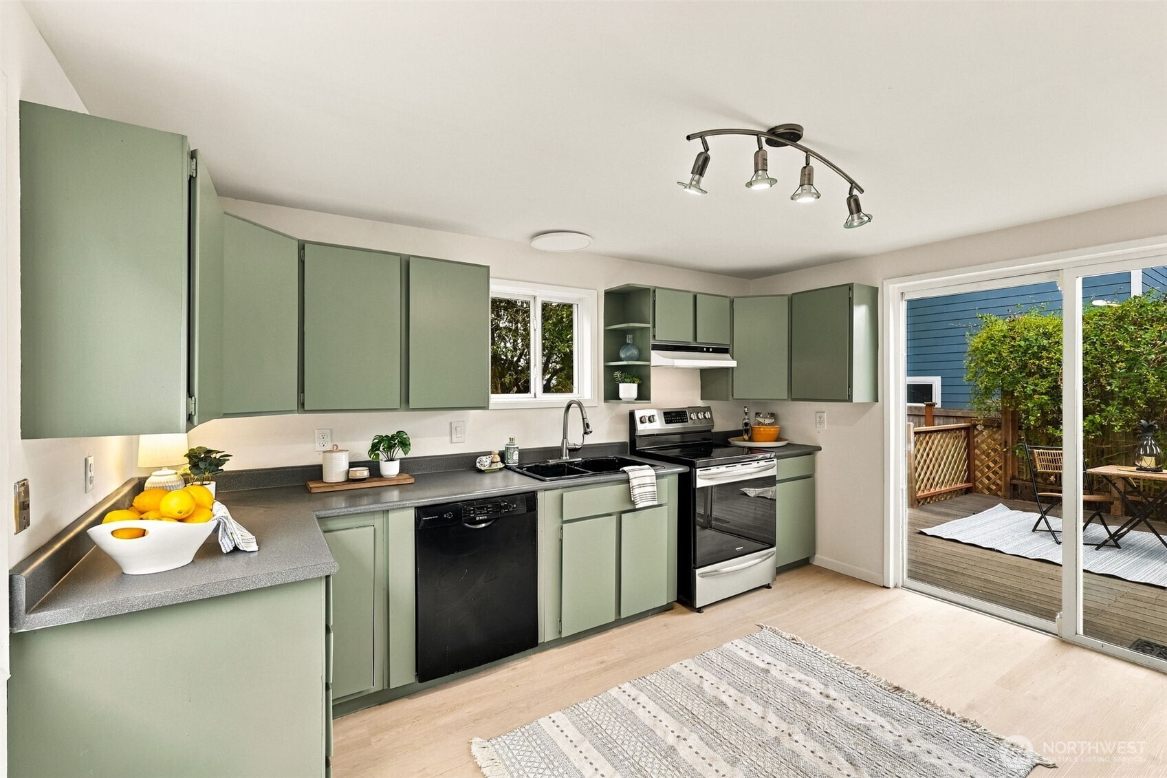 4119 Southwest Kenyon Street Seattle, WA 98136 - Photo 12 of 24 Gallery Image 12