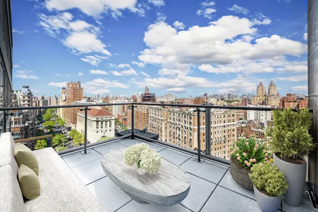 $7,750,000 | 212 West 72nd Street, Unit 19G | Upper West Side