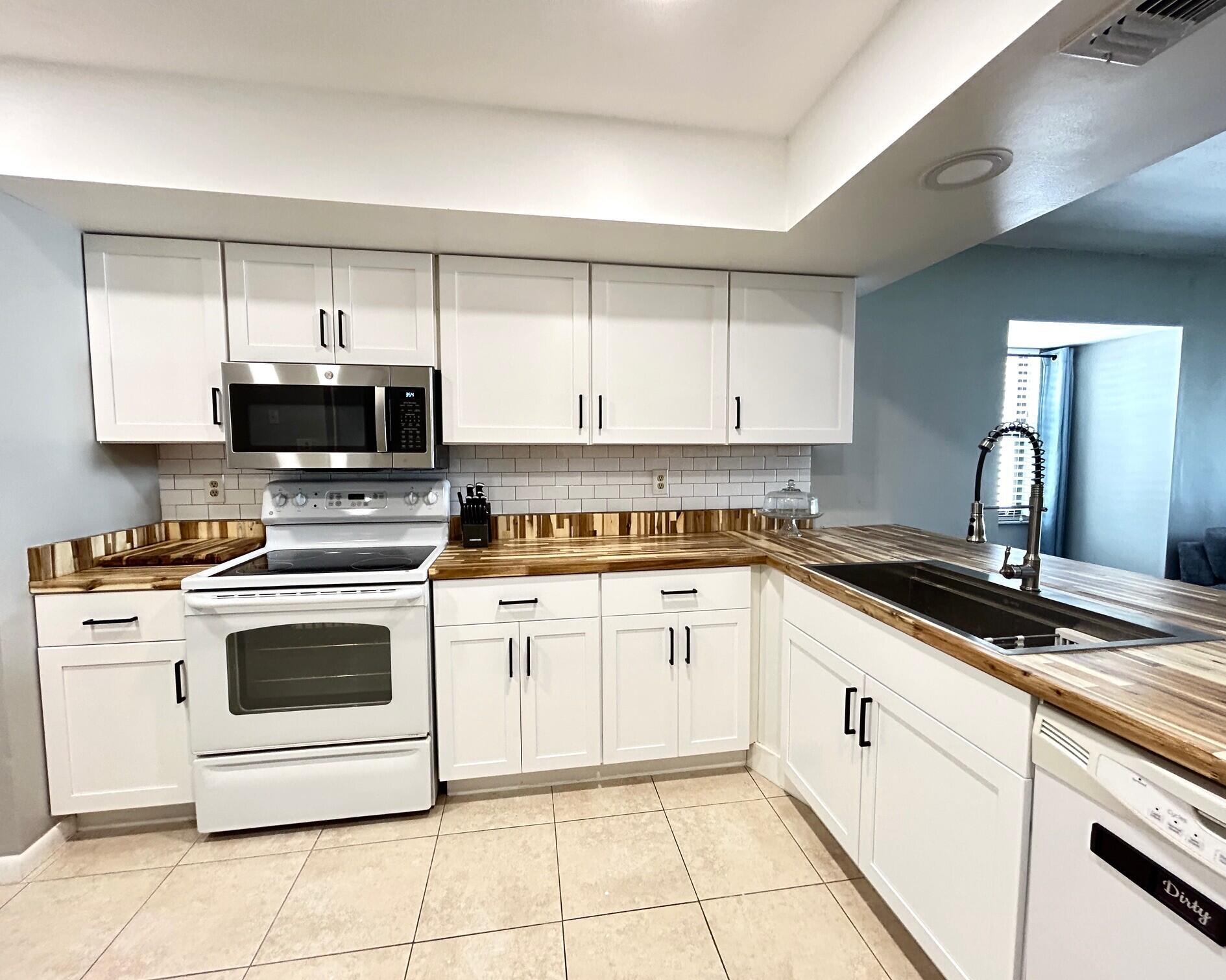 1811 Southwest Palm City Road, Unit A602 Stuart, FL 34994 - Photo 10 of 29 25