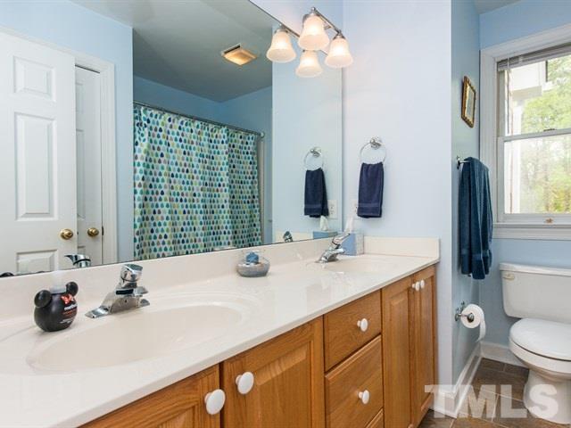 11821 Pembridge Lane Raleigh, NC 27613 - Photo 14 of 23 Gallery Image 14