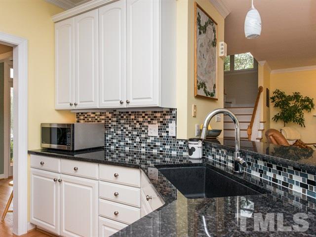 11821 Pembridge Lane Raleigh, NC 27613 - Photo 4 of 23 Gallery Image 4