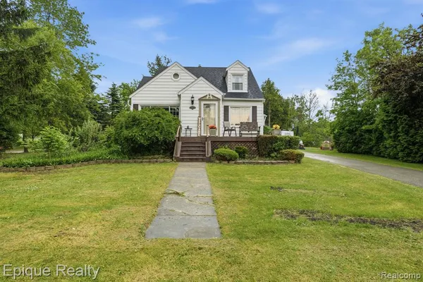$259,900 | 608 South Main Street, Capac, MI 48014