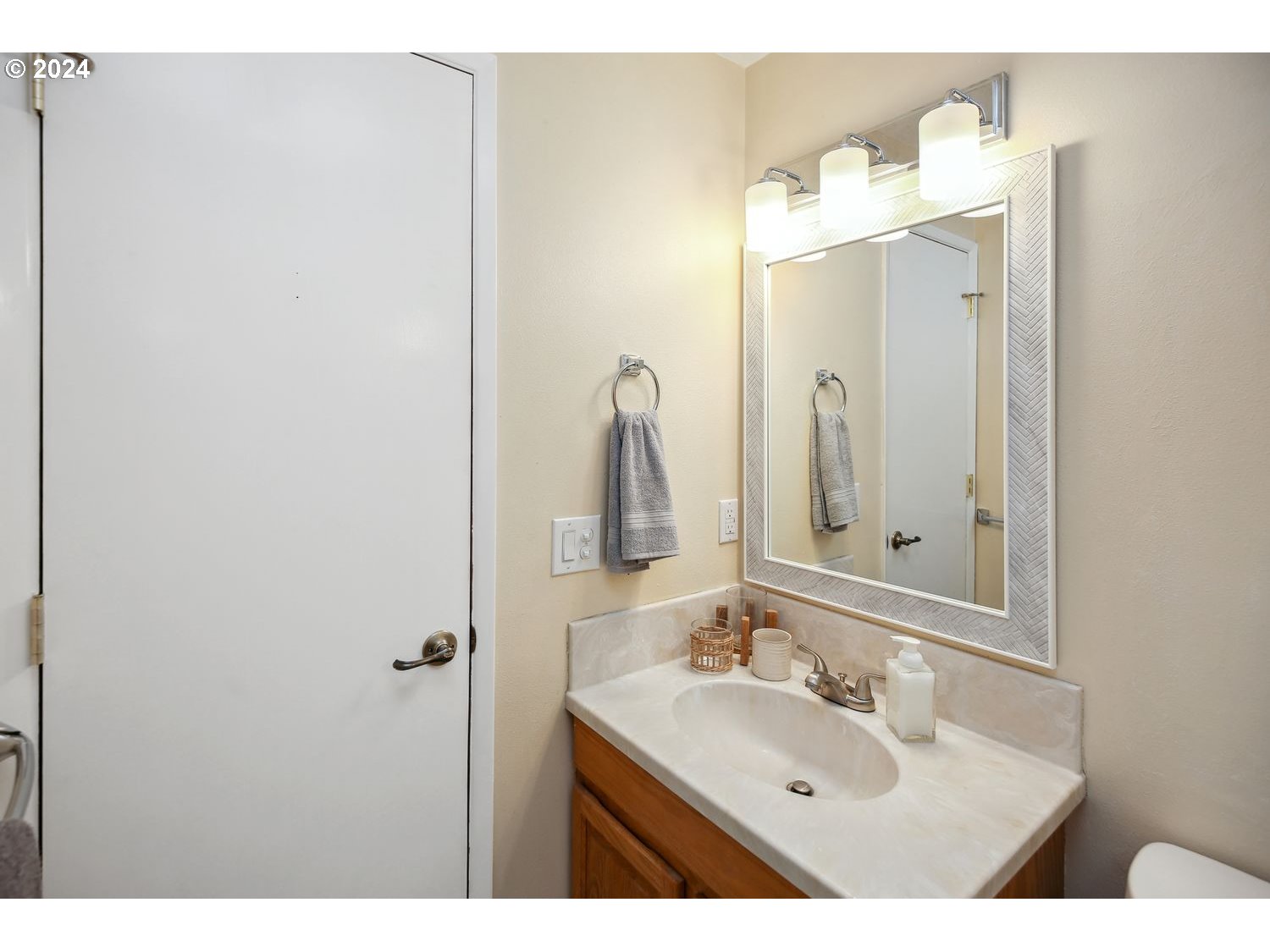 24760 Demming Ridge Road Elmira, OR 97437 - Photo 24 of 36 Gallery Image 24