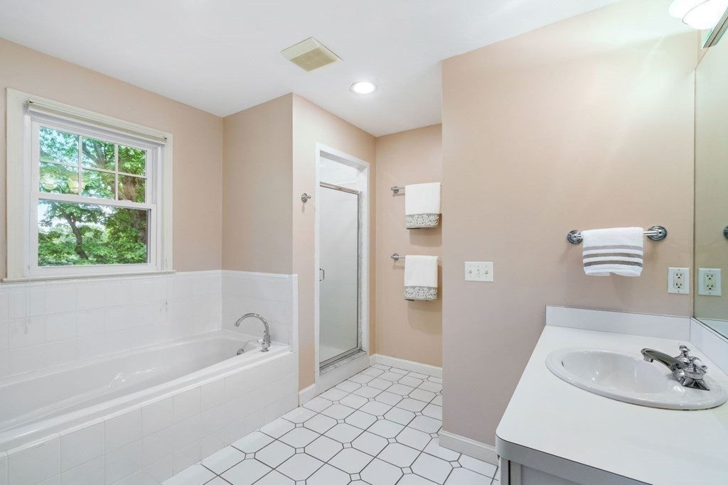 24 Damien Road Wellesley, MA 02481 - Photo 20 of 38