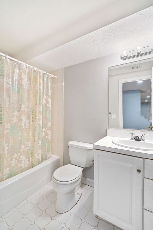 24 Damien Road Wellesley, MA 02481 - Photo 31 of 38