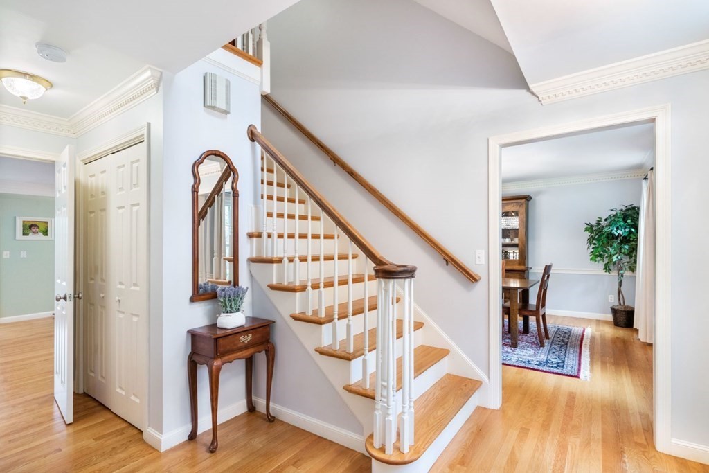24 Damien Road Wellesley, MA 02481 - Photo 4 of 38