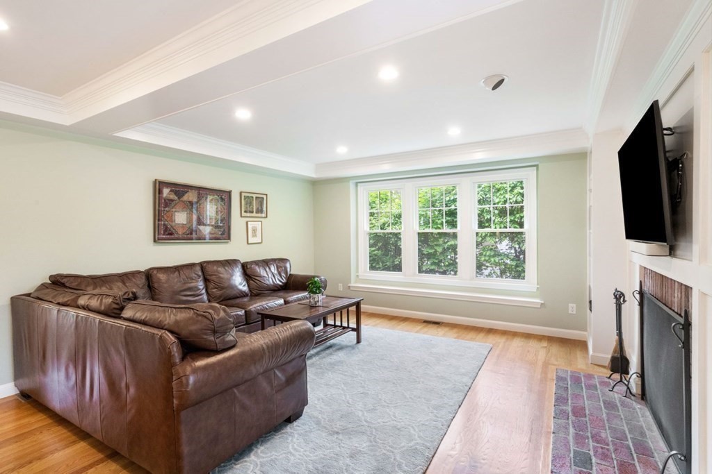 24 Damien Road Wellesley, MA 02481 - Photo 7 of 38