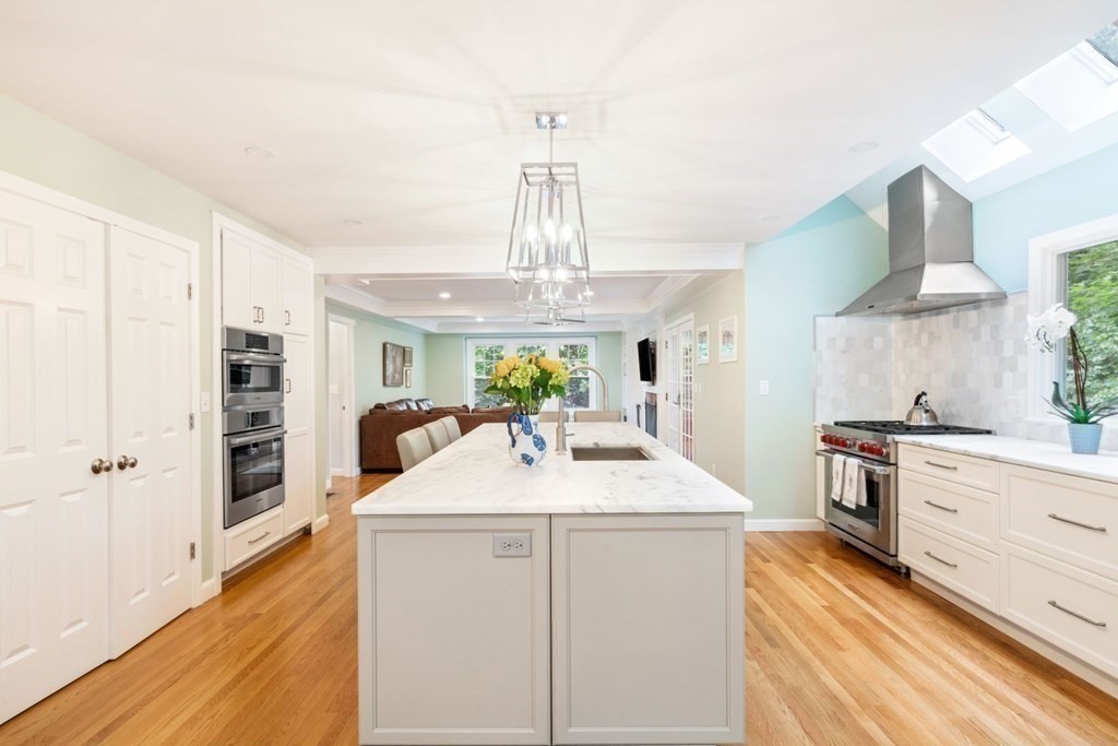 24 Damien Road Wellesley, MA 02481 - Photo 9 of 38