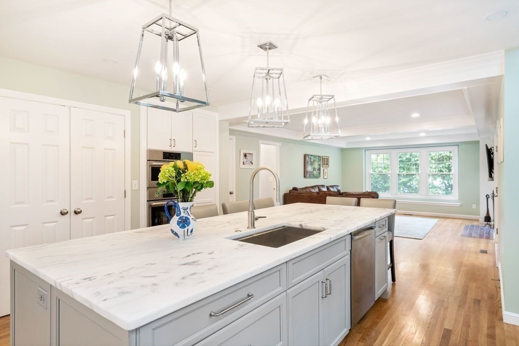 24 Damien Road Wellesley, MA 02481 - Photo 10 of 38