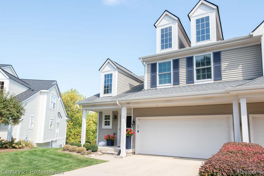 767 East Bluff Court Rochester Hills, MI 48306 - Photo 2 of 52