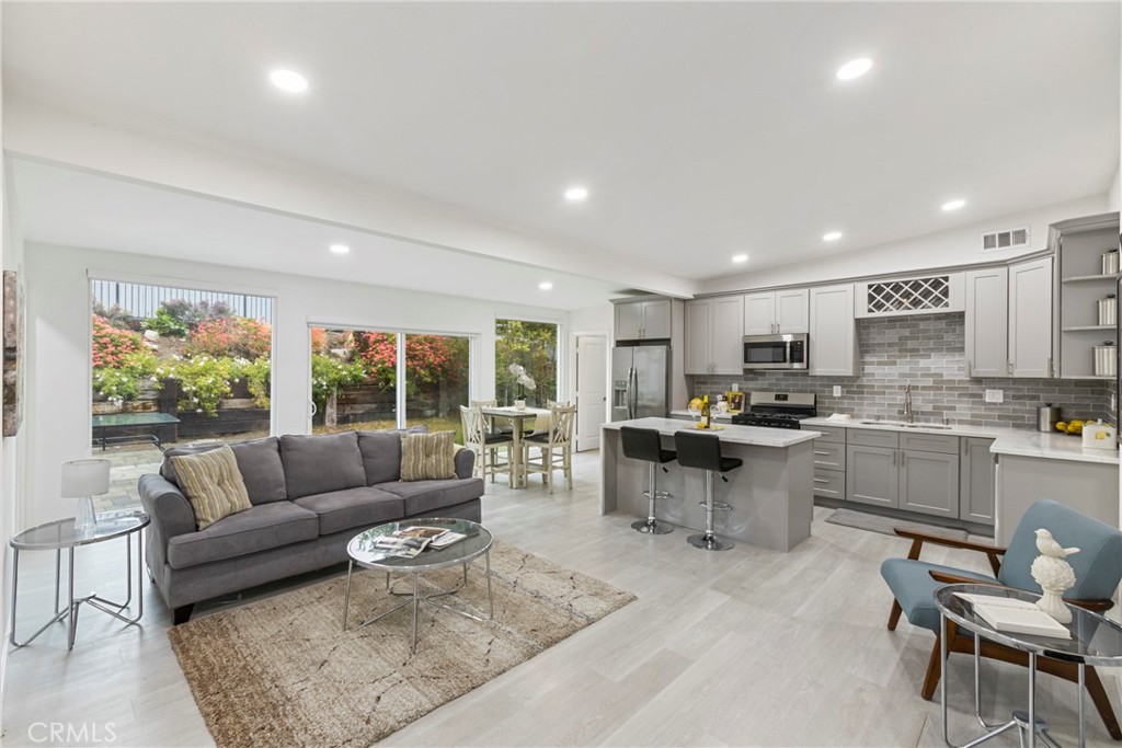 7335 Kyle Street Tujunga, CA 91042 - Photo 4 of 62