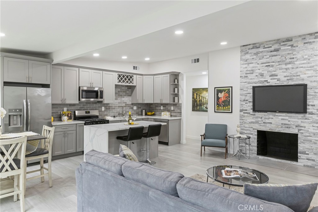 7335 Kyle Street Tujunga, CA 91042 - Photo 10 of 62