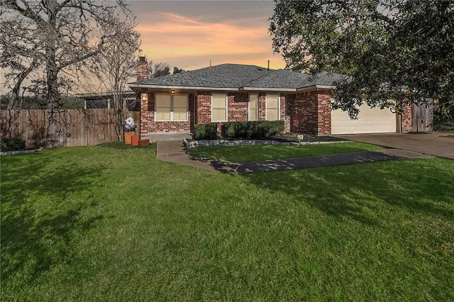 $300,000 | 3601 Brighton Drive, Bryan, TX 77802