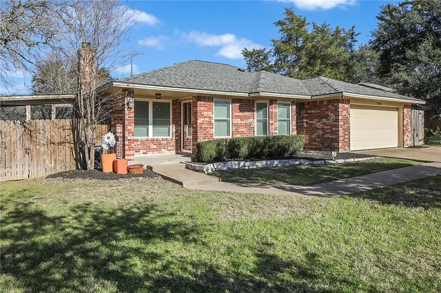 $300,000 | 3601 Brighton Drive, Bryan, TX 77802