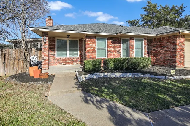 $300,000 | 3601 Brighton Drive, Bryan, TX 77802