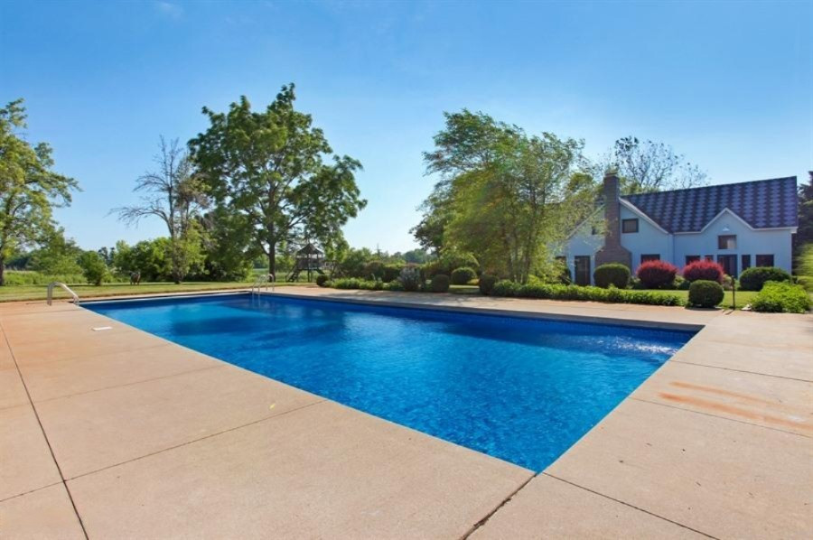 15337 Pardee Road Galien, MI 49113 - Photo 20 of 22 19_15337PardeeRd_29_Pool_LowRes