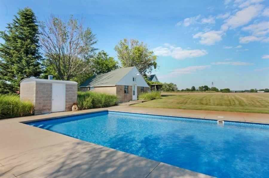 15337 Pardee Road Galien, MI 49113 - Photo 21 of 22 20_15337PardeeRd_337_Pool_LowRes
