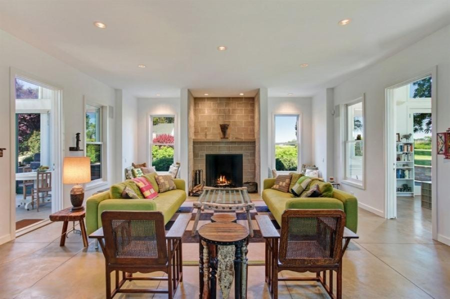 15337 Pardee Road Galien, MI 49113 - Photo 4 of 22 03_15337PardeeRd_1_LivingRoom_LowRes