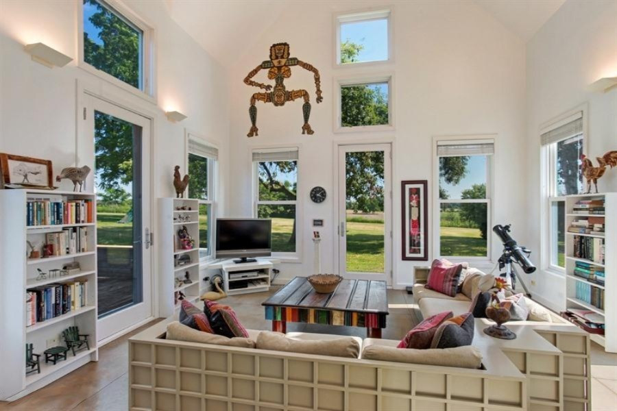 15337 Pardee Road Galien, MI 49113 - Photo 7 of 22 07_15337PardeeRd_3_FamilyRoom_LowRes