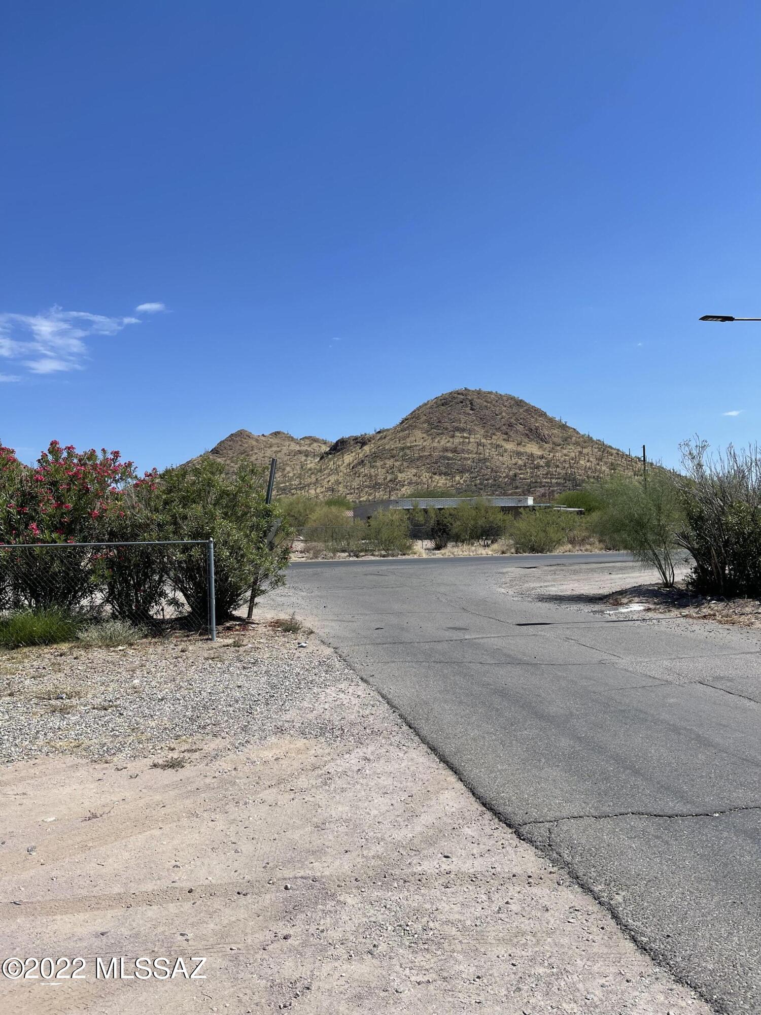 4121 West Tetakusim Road, Unit 2 Tucson, AZ 85746 - Photo 11 of 31