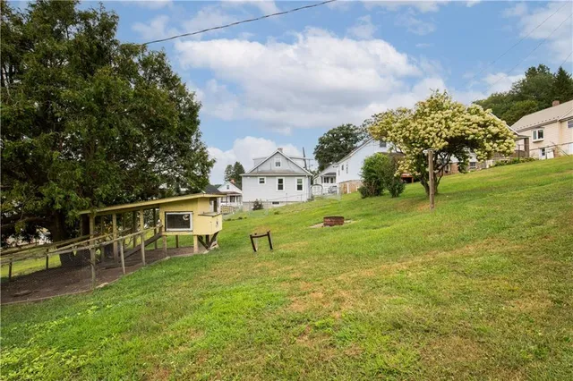 $84,000 | 118 1st Street, Hollsopple, PA 15935