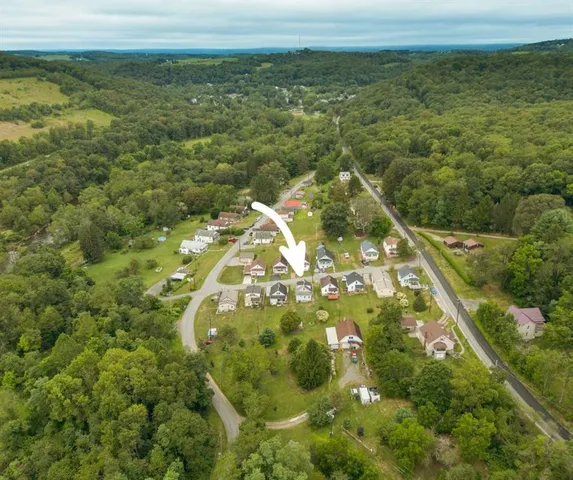 $84,000 | 118 1st Street, Hollsopple, PA 15935