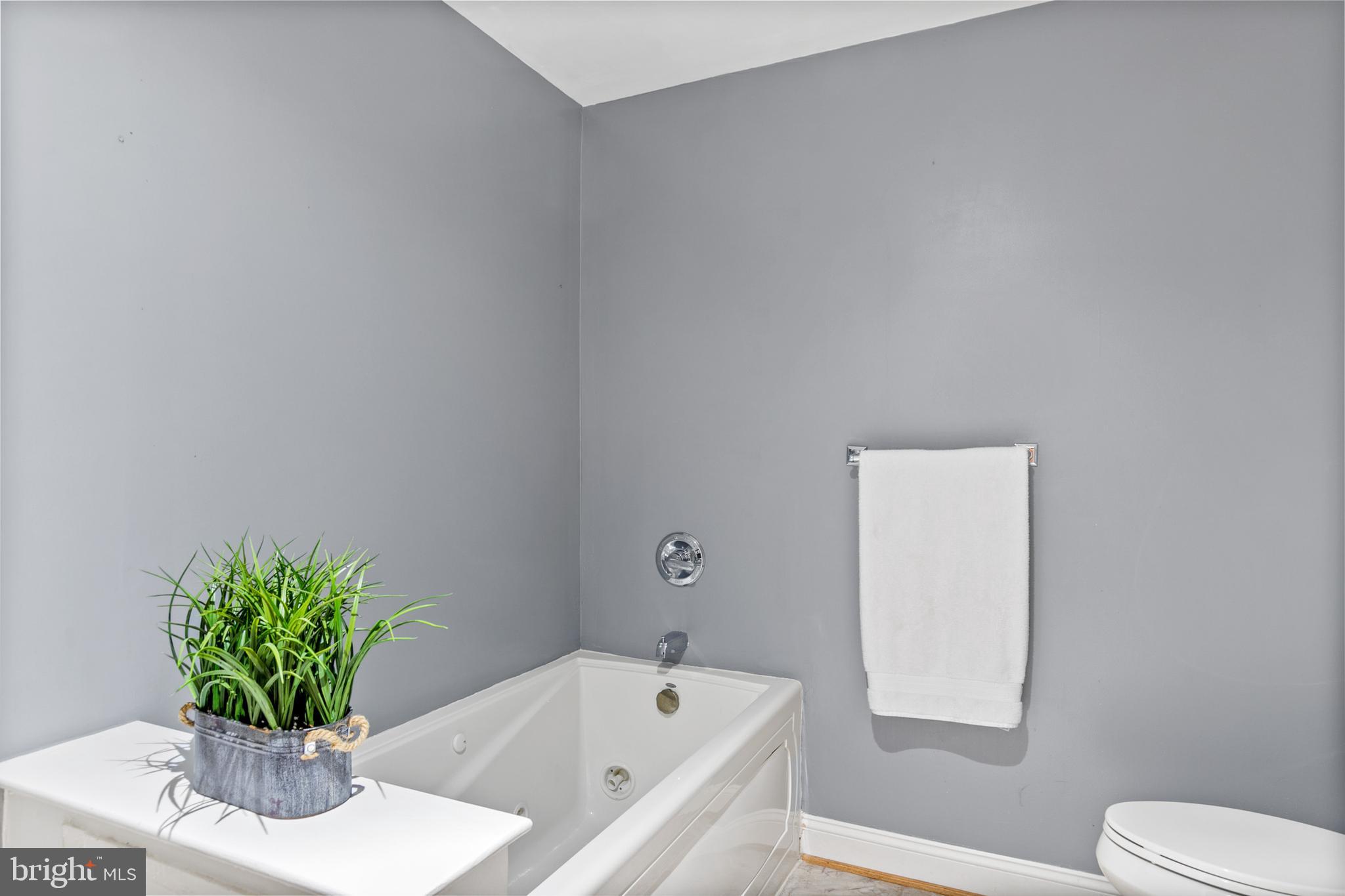 1204 Locust Lane Edgewater, MD 21037 - Photo 20 of 43 Primary Bathroom (alt view)
