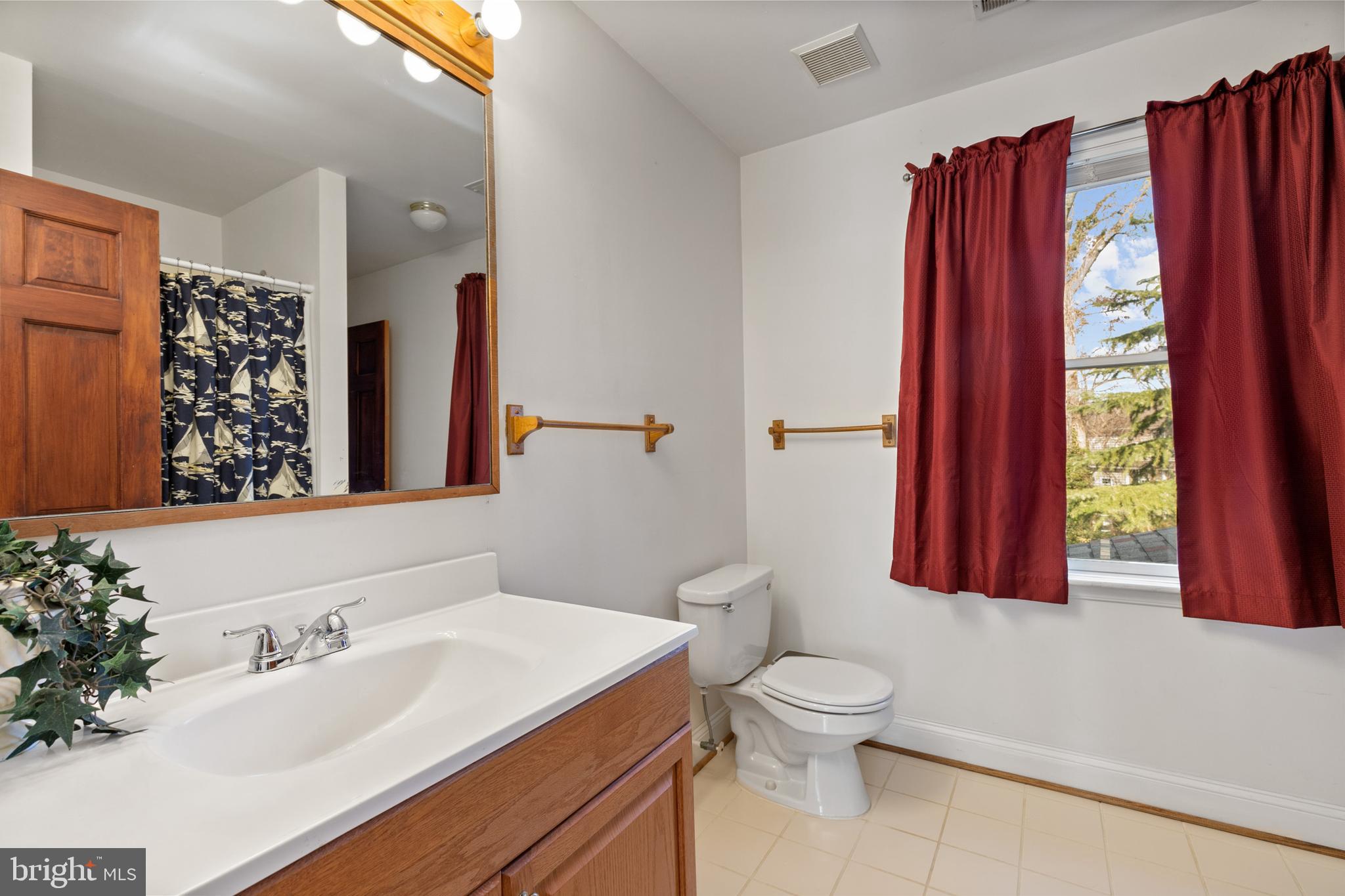 1204 Locust Lane Edgewater, MD 21037 - Photo 26 of 43 Bathroom 3