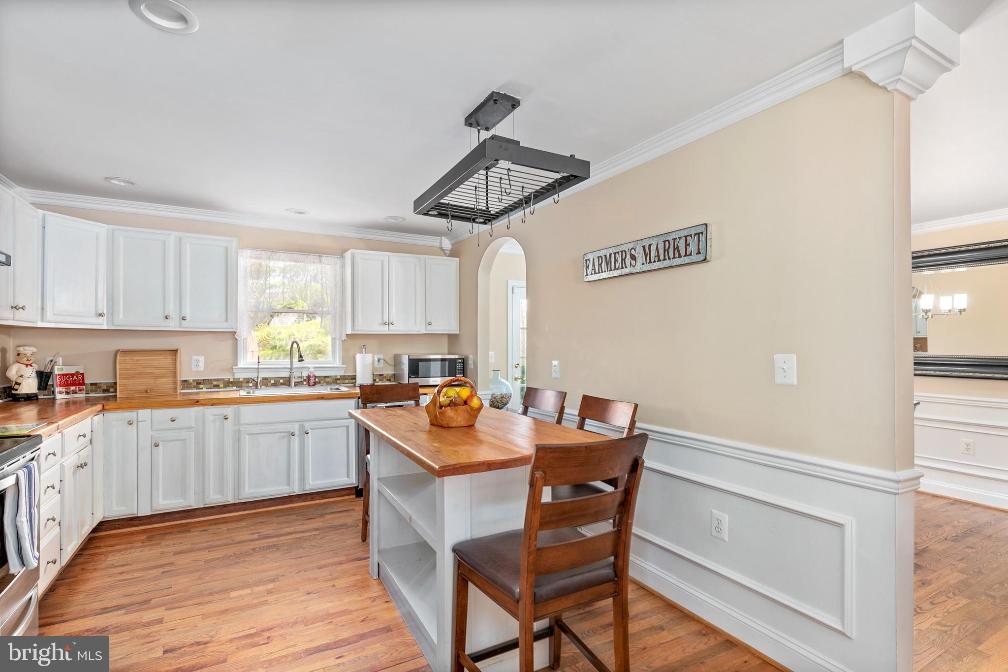 1204 Locust Lane Edgewater, MD 21037 - Photo 8 of 43 Kitchen