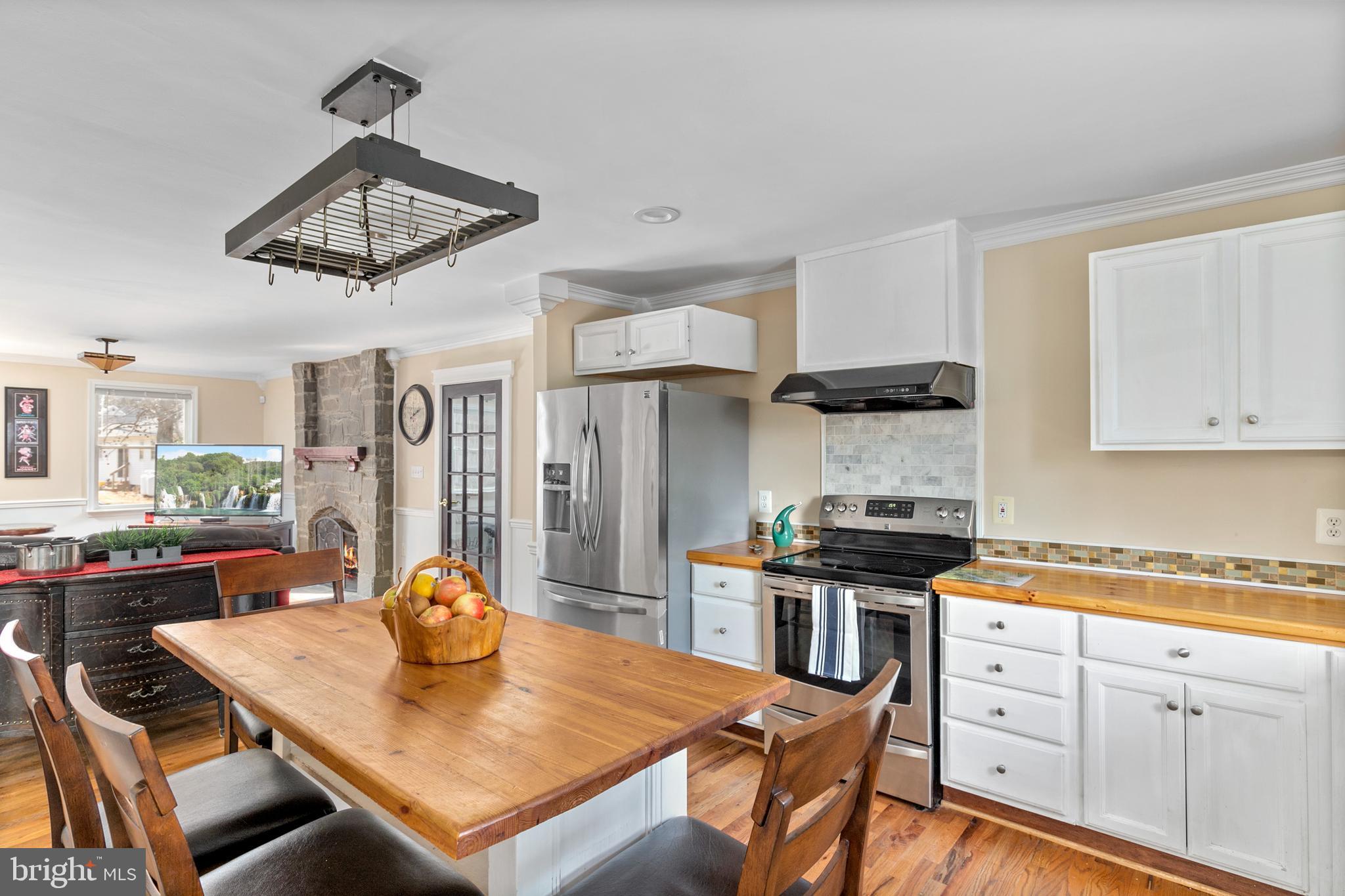 1204 Locust Lane Edgewater, MD 21037 - Photo 9 of 43 Kitchen (alt view)