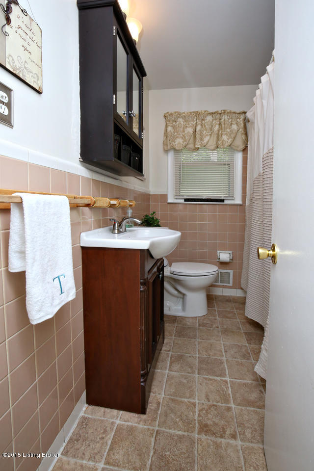 6343 Hunters Grove Road Louisville, KY 40216 - Photo 23 of 38 IMG_2734