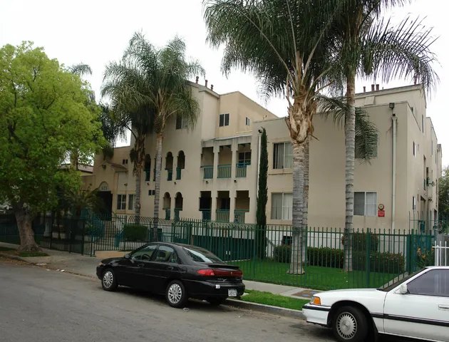 $982 | 625 North New Hampshire Avenue, Los Angeles, CA 90004