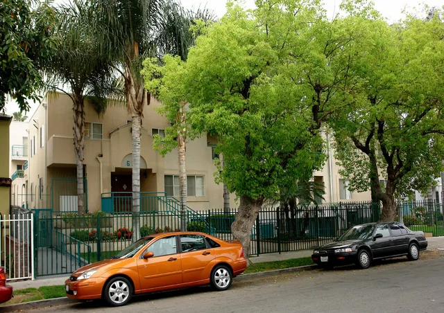 $982 | 625 North New Hampshire Avenue, Los Angeles, CA 90004