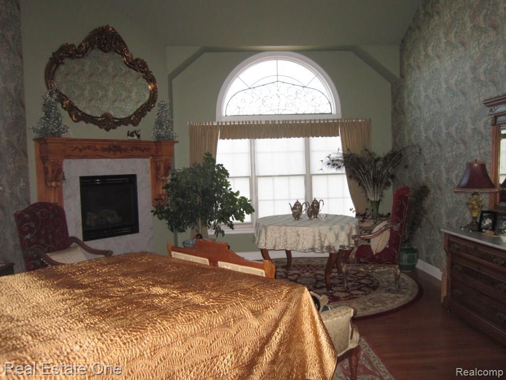 24983 Reeds Pointe Drive, Unit 2 Novi, MI 48374 - Photo 14 of 42 master bedroom.jpg