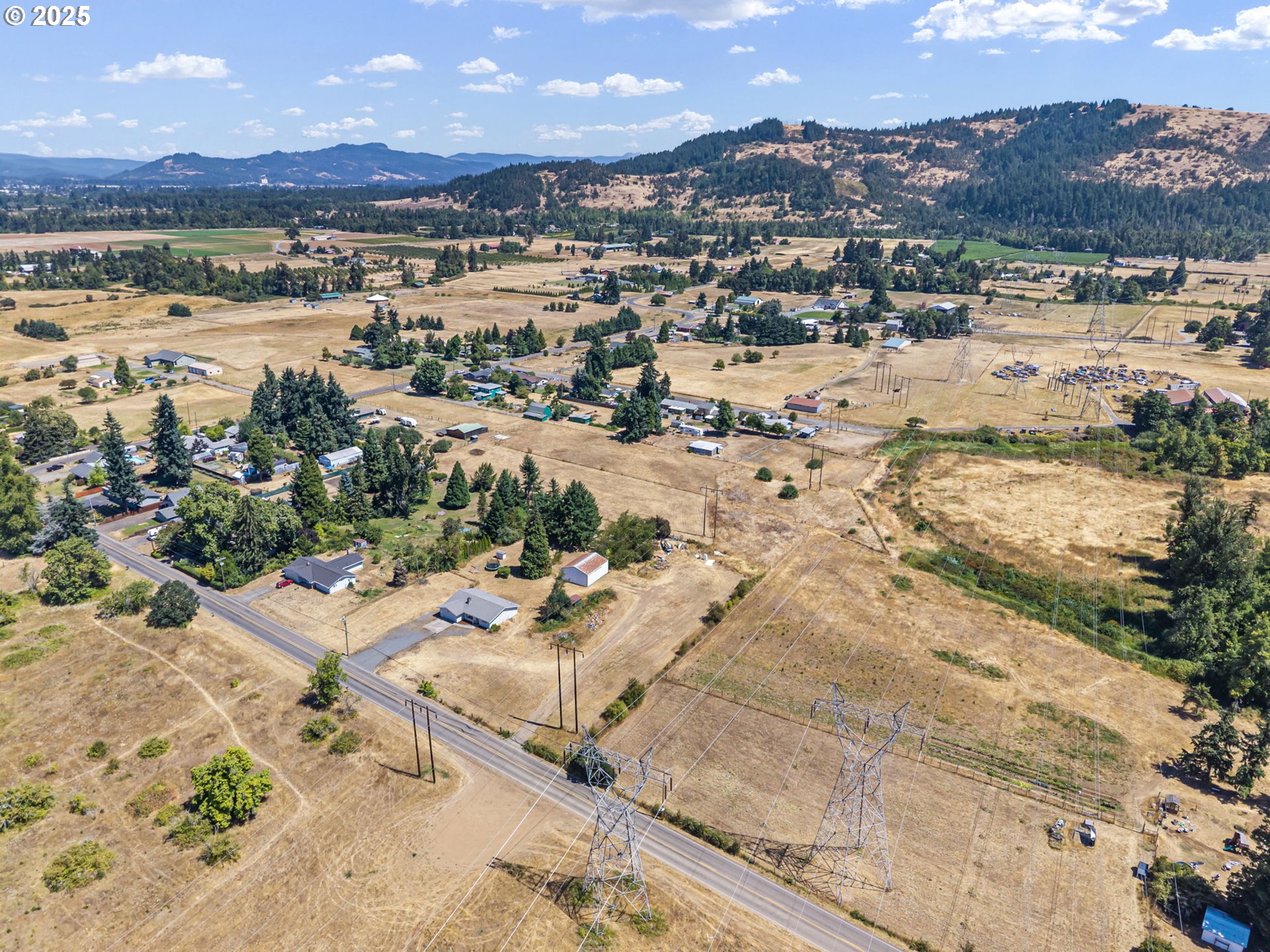 34879 Seavey Loop Road Eugene, OR 97405 - Photo 33 of 34 a view of a city with a lake