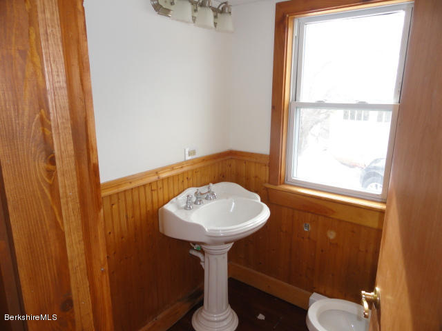 187 Benedict Road Pittsfield, MA 01201 - Photo 9 of 15 DSC03436