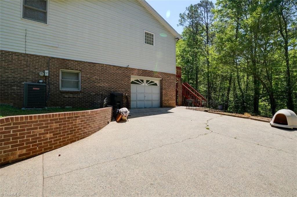 1495 Devaux Road Rural Hall, NC 27045 - Photo 5 of 41