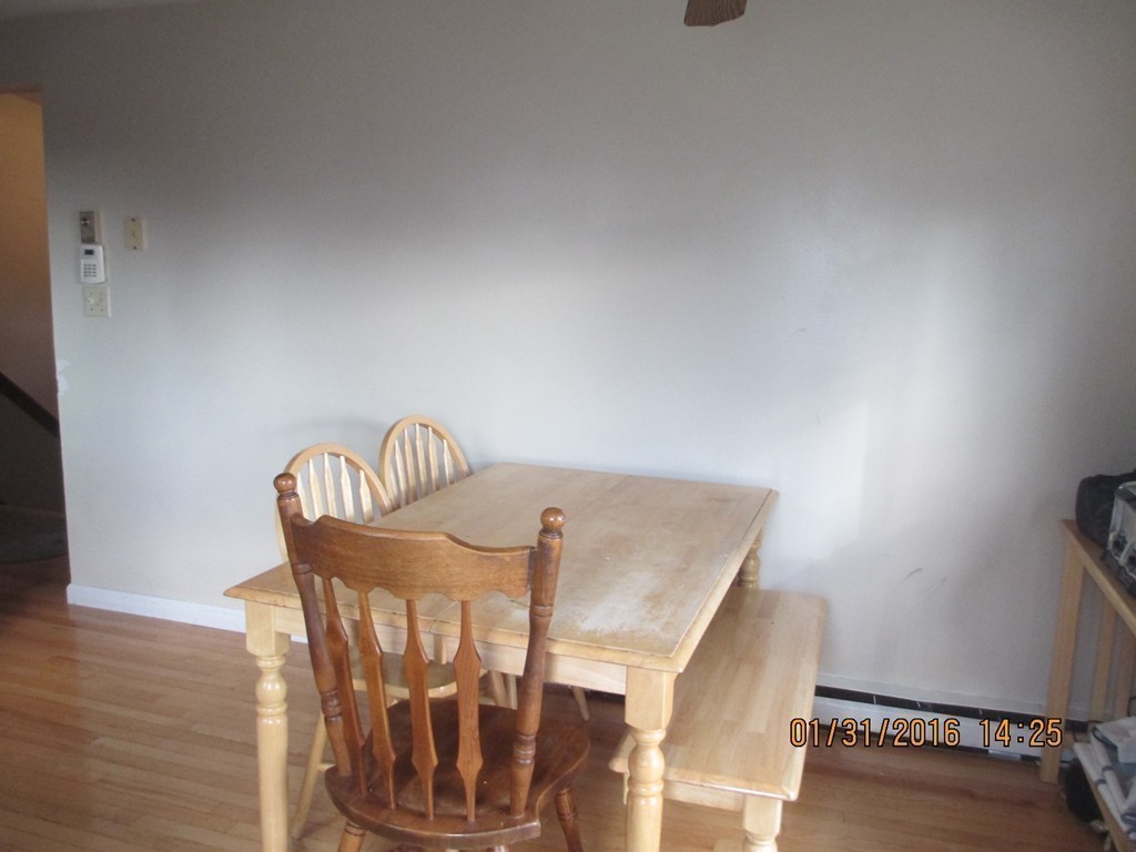 51 Old Point Street Springfield, MA 01109 - Photo 6 of 11
