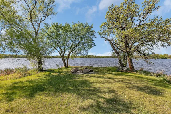 $579,000 | 196633 County Road 9 Northeast, New London, MN 56273
