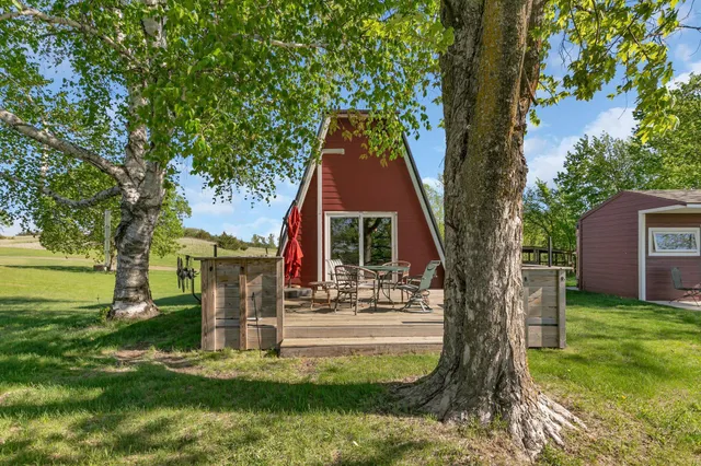 $579,000 | 196633 County Road 9 Northeast, New London, MN 56273