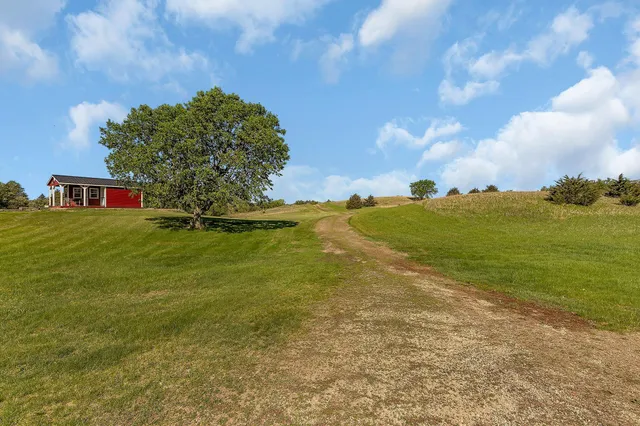 $579,000 | 196633 County Road 9 Northeast, New London, MN 56273