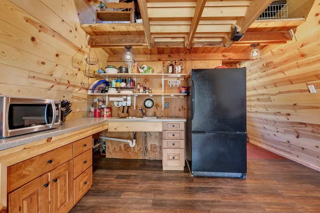 $579,000 | 196633 County Road 9 Northeast, New London, MN 56273