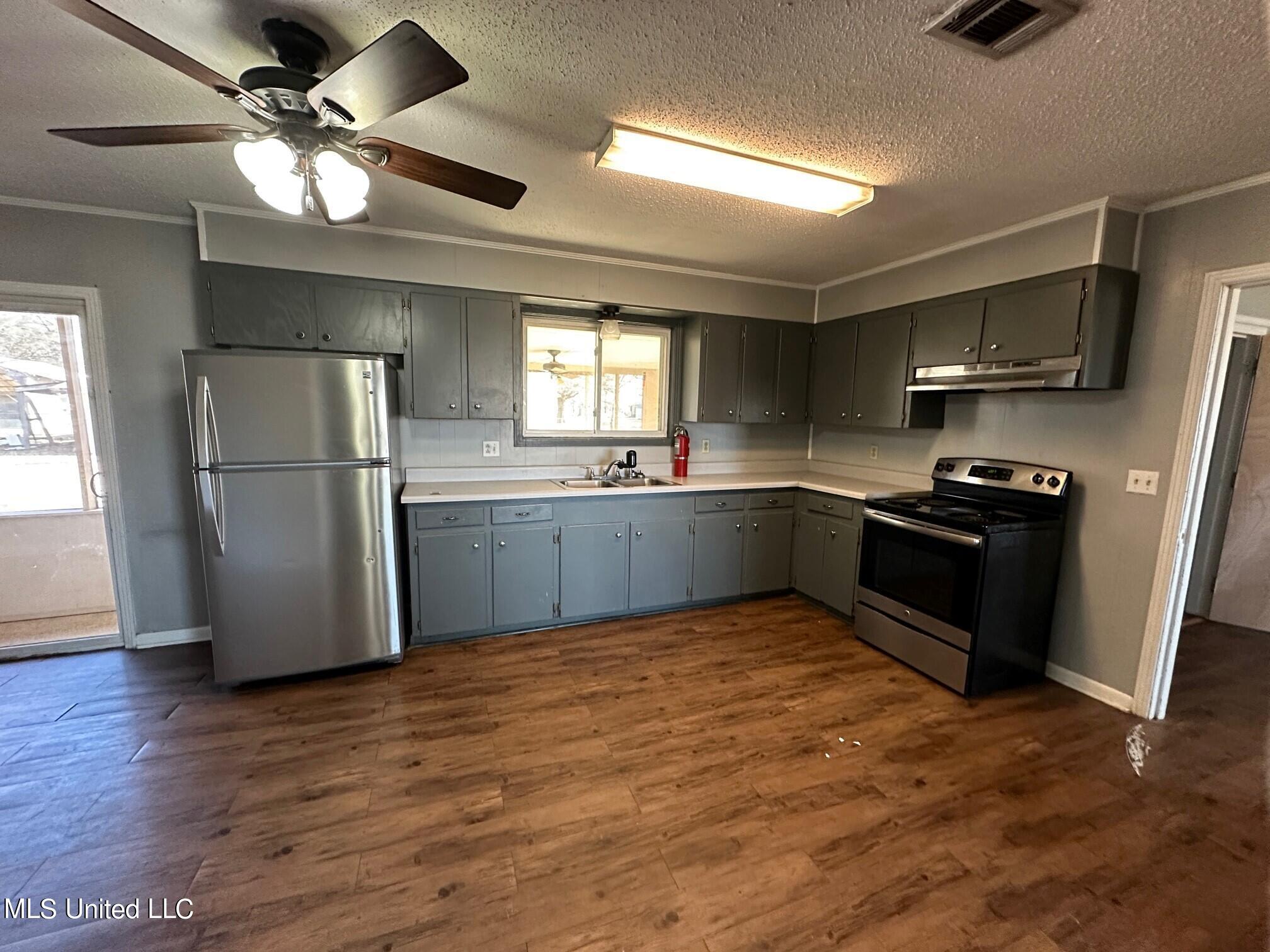 411 Smith Road Cleveland, MS 38732 - Photo 2 of 10 Kitchen 2